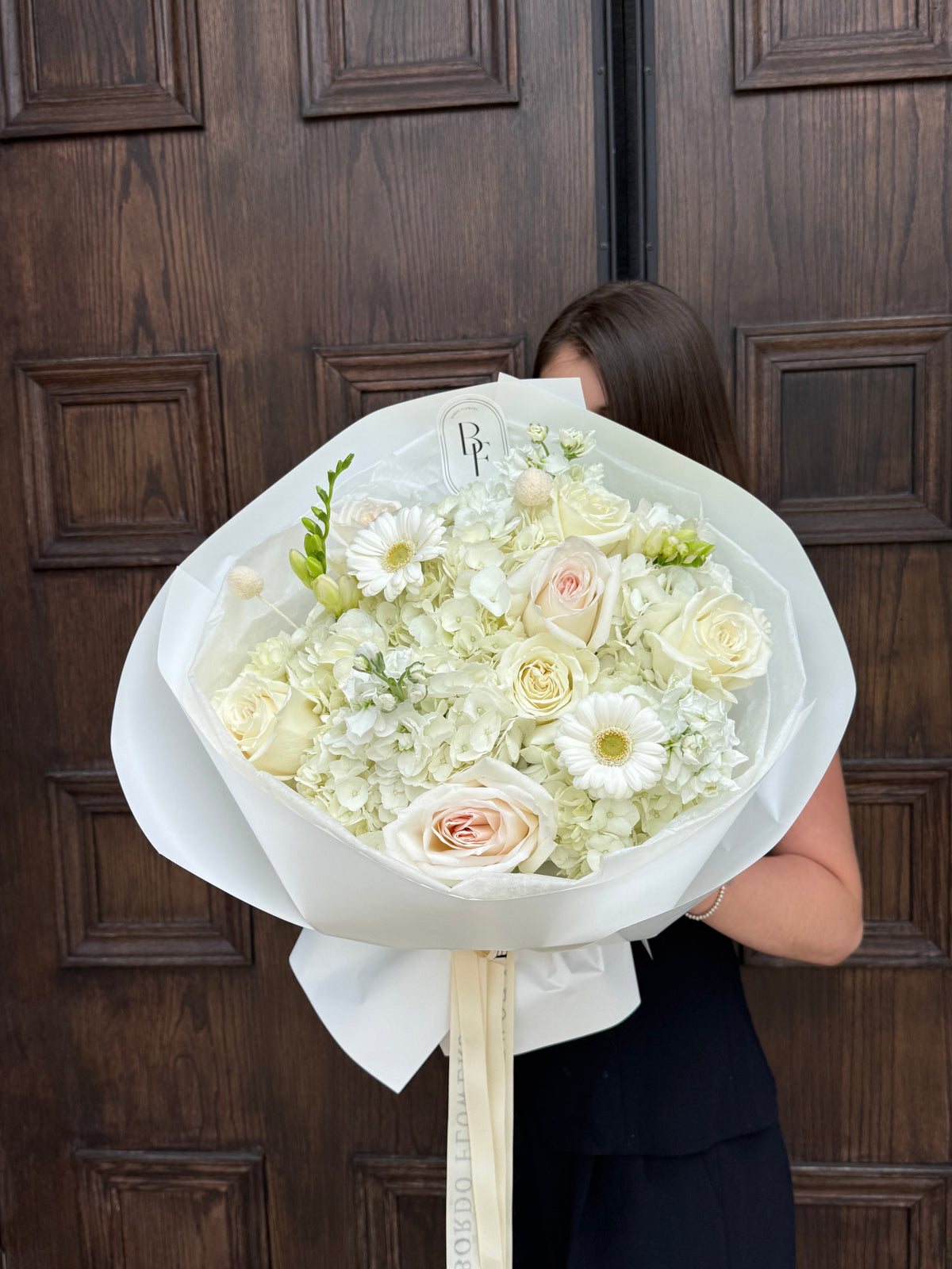 “Blanche” all-white flower bouquet with soft ribbon